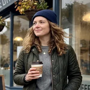 Chloé Bennett